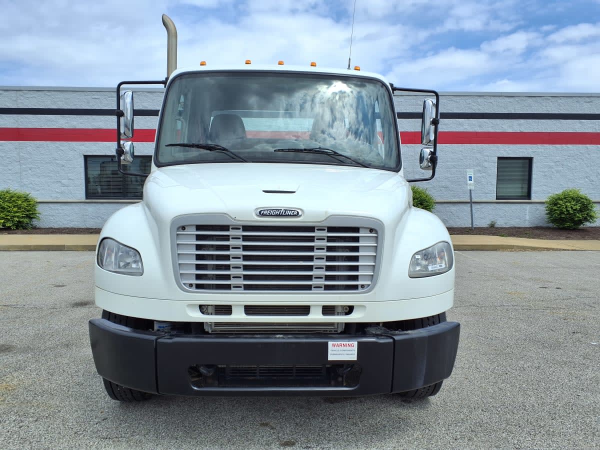 2019 Freightliner M2 106 in Cleveland, OH — photo 2