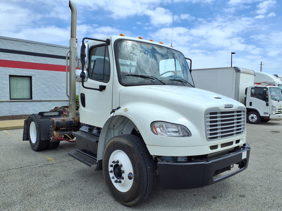 2019 Freightliner M2 106 in Cleveland, OH — photo 3