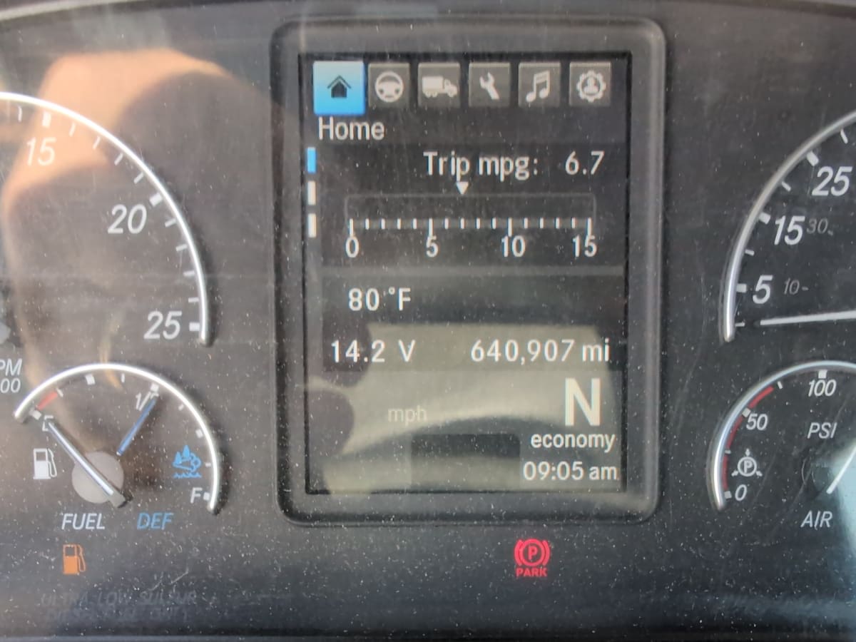 2020 Freightliner Cascadia in Salisbury, MA — photo 10