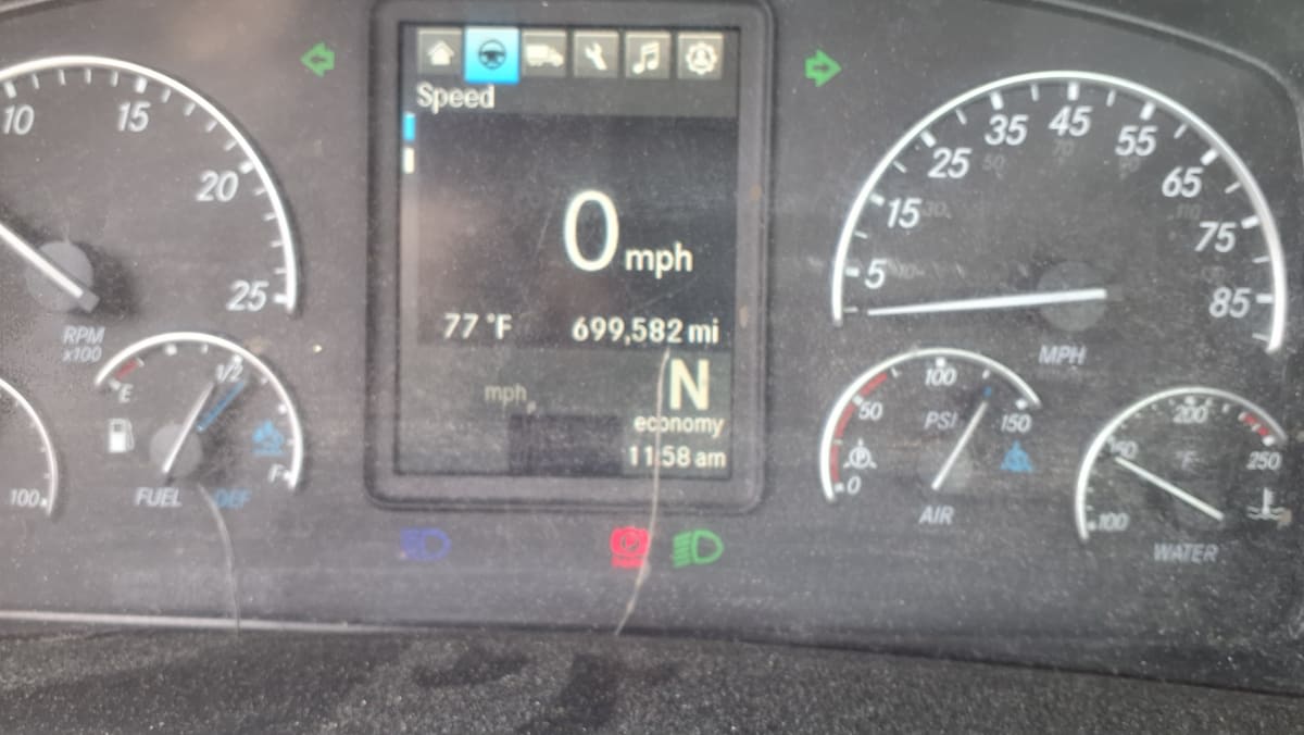 2020 Freightliner Cascadia in Salisbury, MA — photo 9