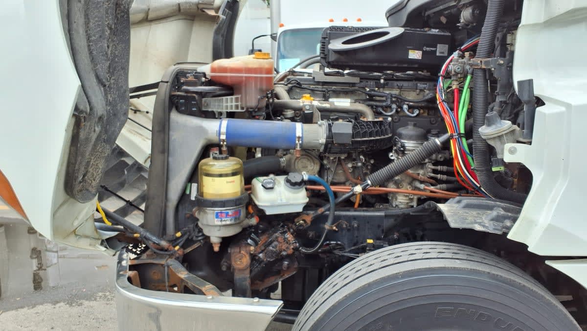 2020 Freightliner Cascadia in Salisbury, MA — photo 8