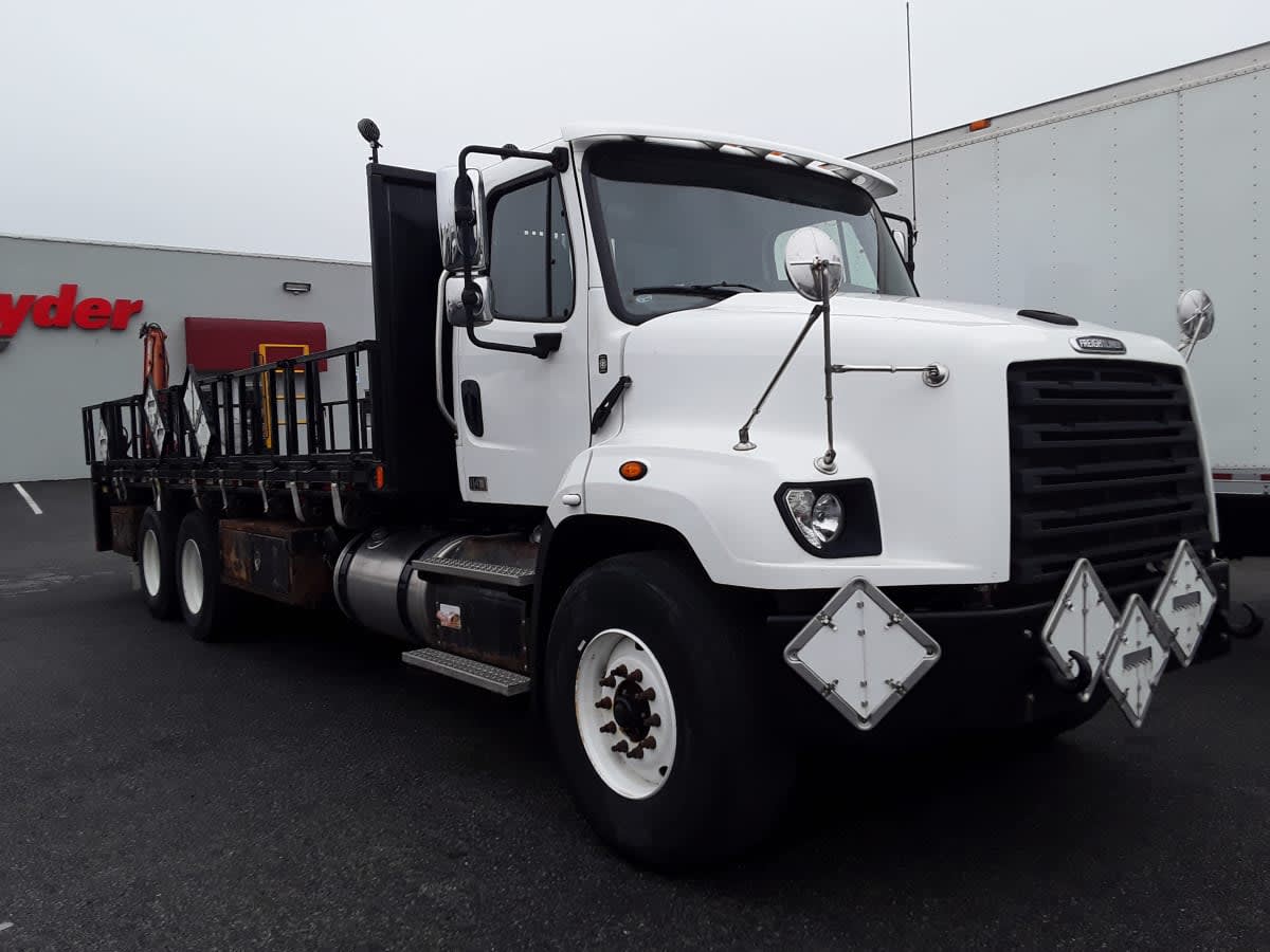 2019 Freightliner 114SD in Allentown, PA — photo 3
