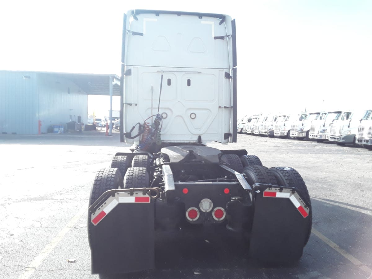 2020 Freightliner Cascadia in Davie, FL — photo 5