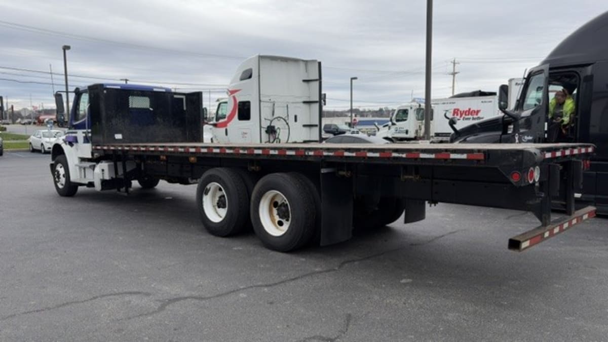 2020 Freightliner M2 106 in Allentown, PA — photo 6