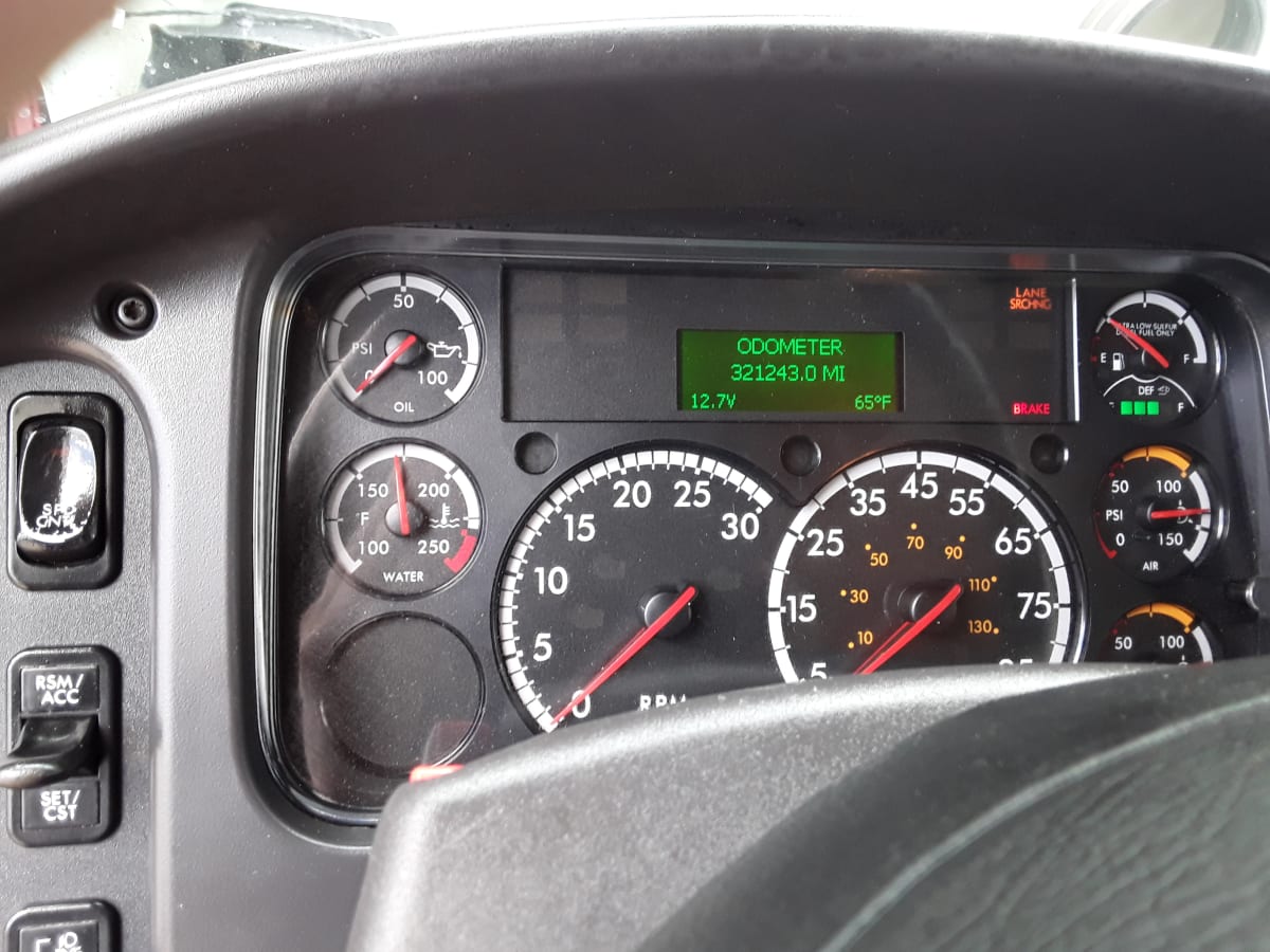 2020 Freightliner M2 106 in Kansas City, MO — photo 10