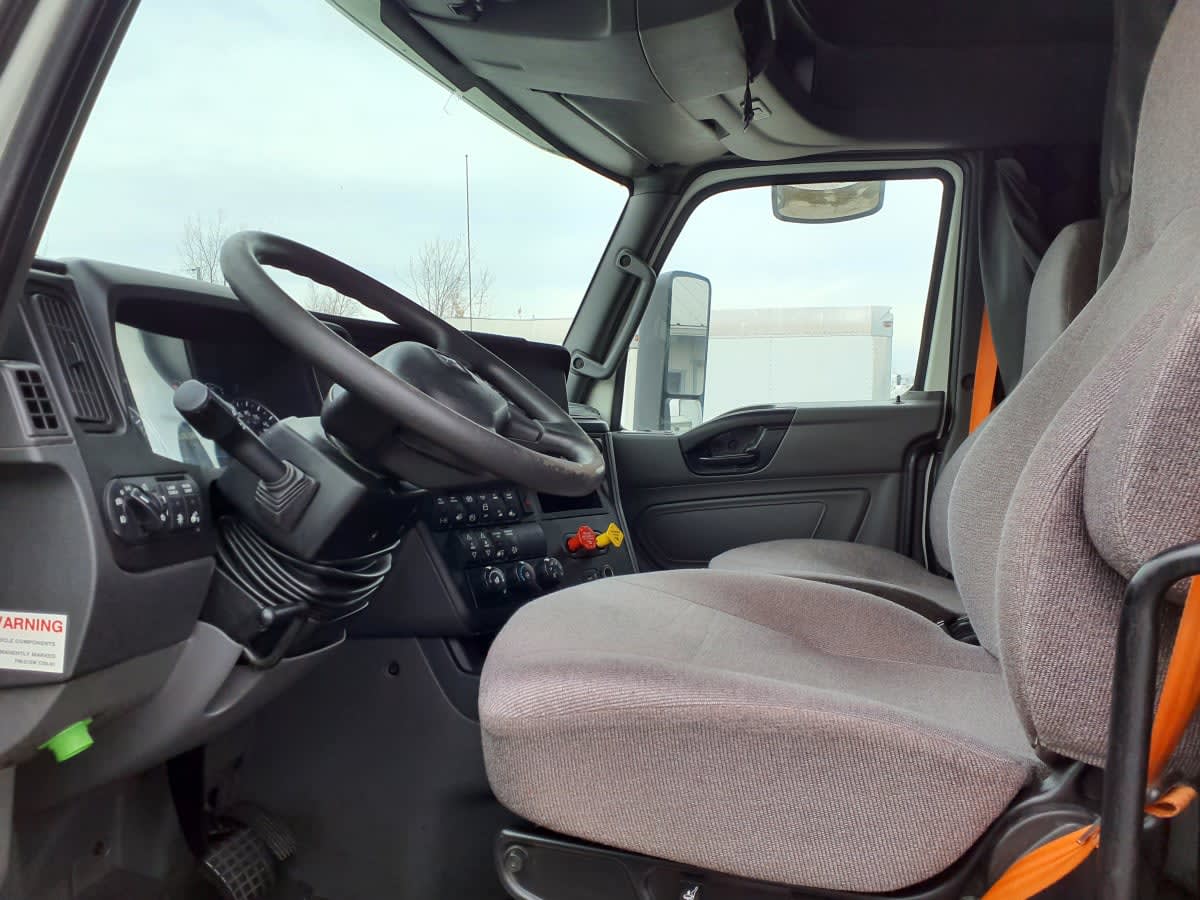 2019 International LT in Indianapolis, IN — photo 7