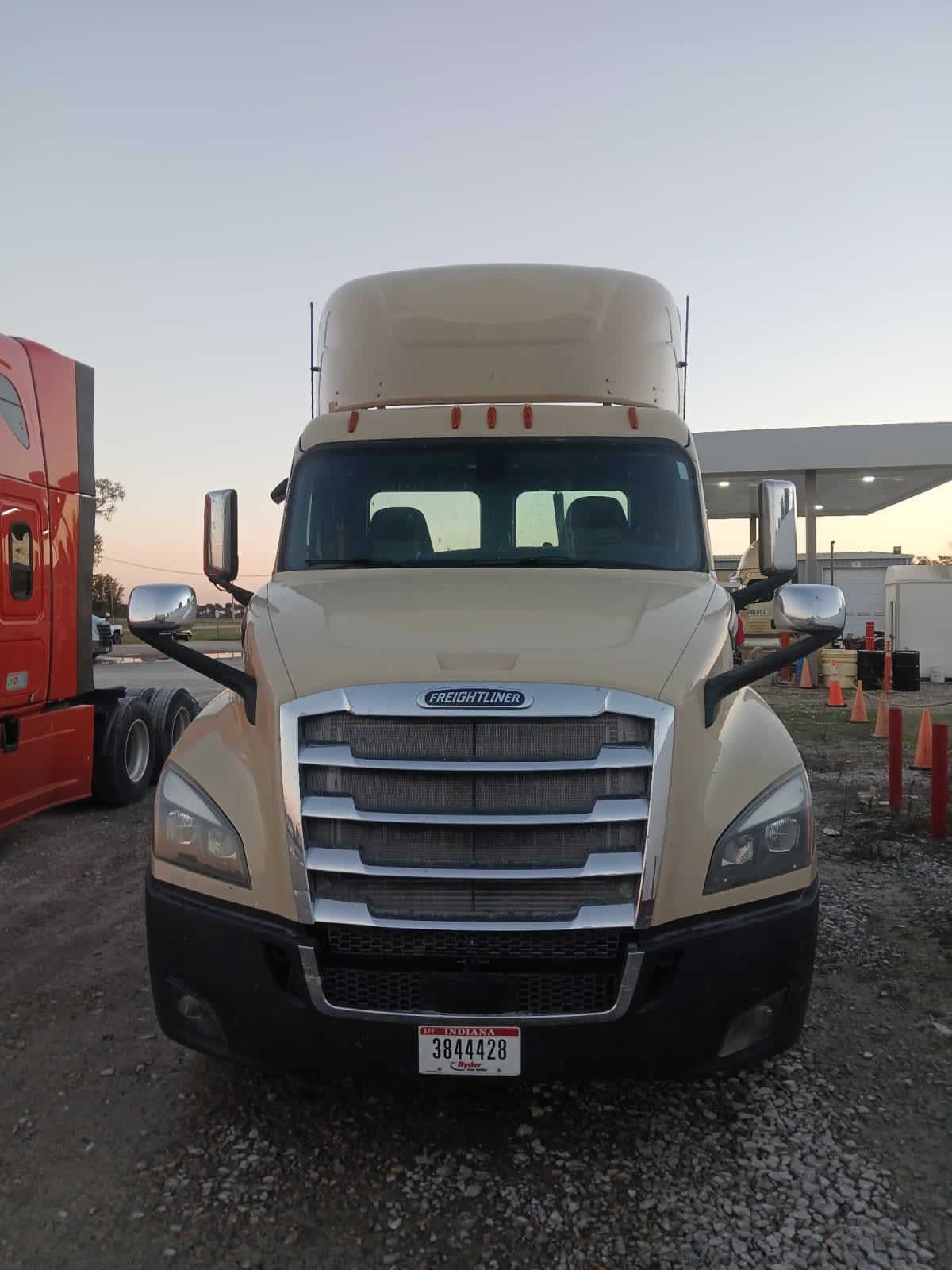 2020 Freightliner Cascadia in O'fallon, MO — photo 2