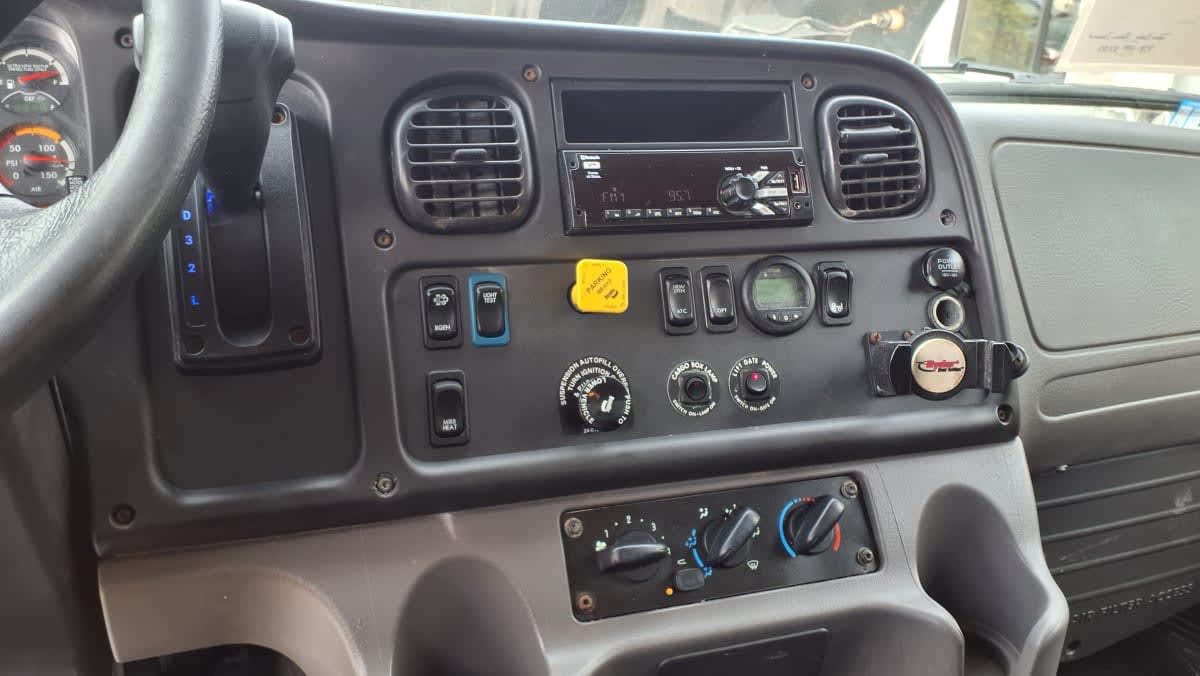 2020 Freightliner M2 106 in Salisbury, MA — photo 13