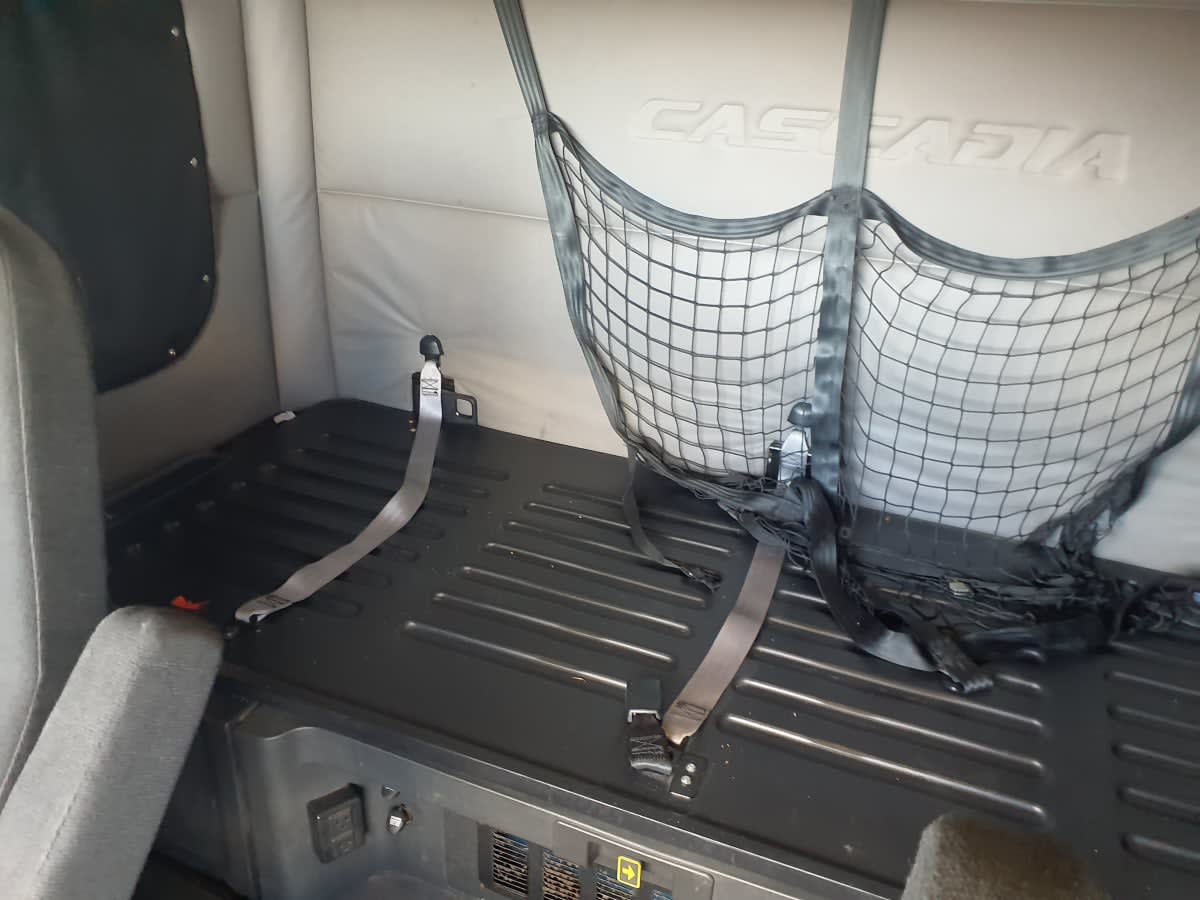 2020 Freightliner Cascadia in Springfield, MA — photo 8