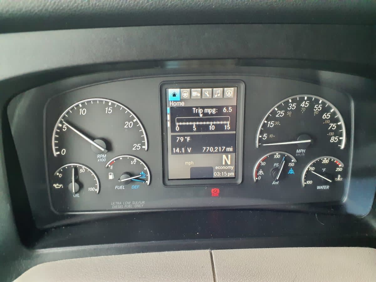 2020 Freightliner Cascadia in Springfield, MA — photo 10