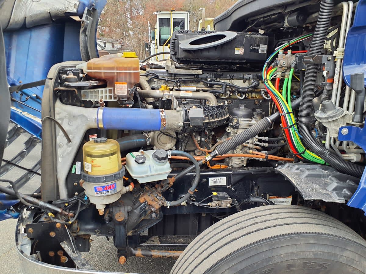 2020 Freightliner Cascadia in Springfield, MA — photo 9