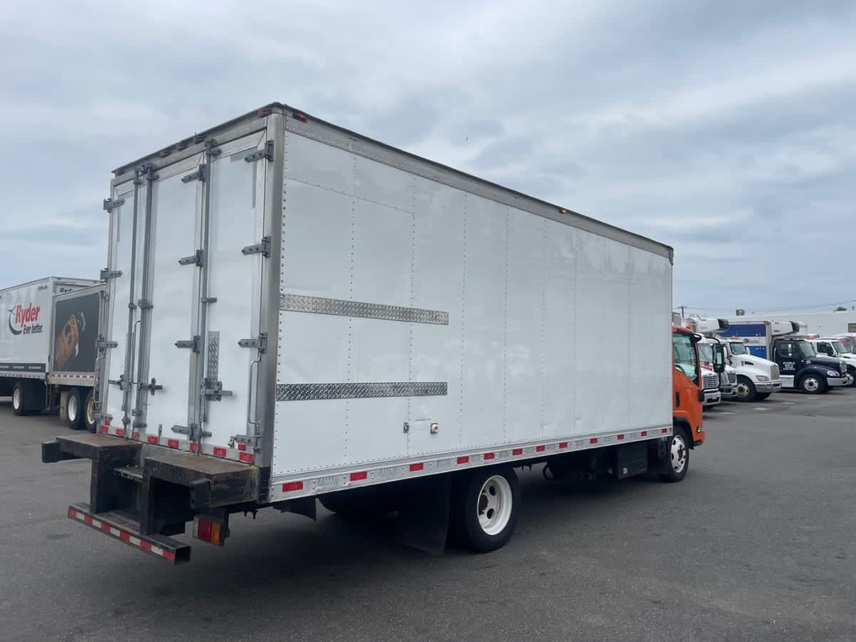 2019 Isuzu NQR in Farmingdale, NY — photo 4