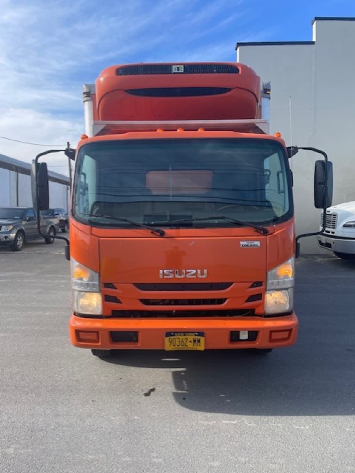 2019 Isuzu NQR in Farmingdale, NY — photo 2