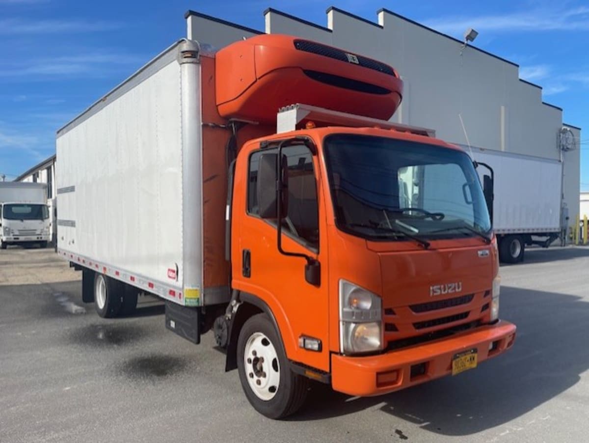 2019 Isuzu NQR in Farmingdale, NY — photo 3