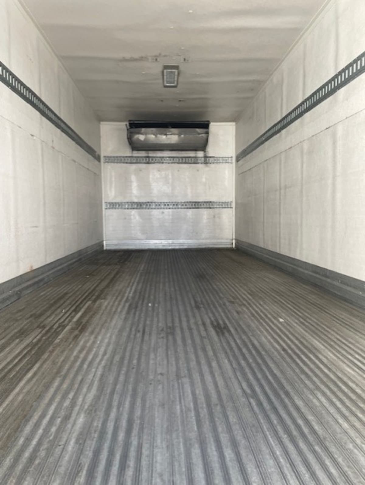 2019 Isuzu NQR in Farmingdale, NY — photo 9