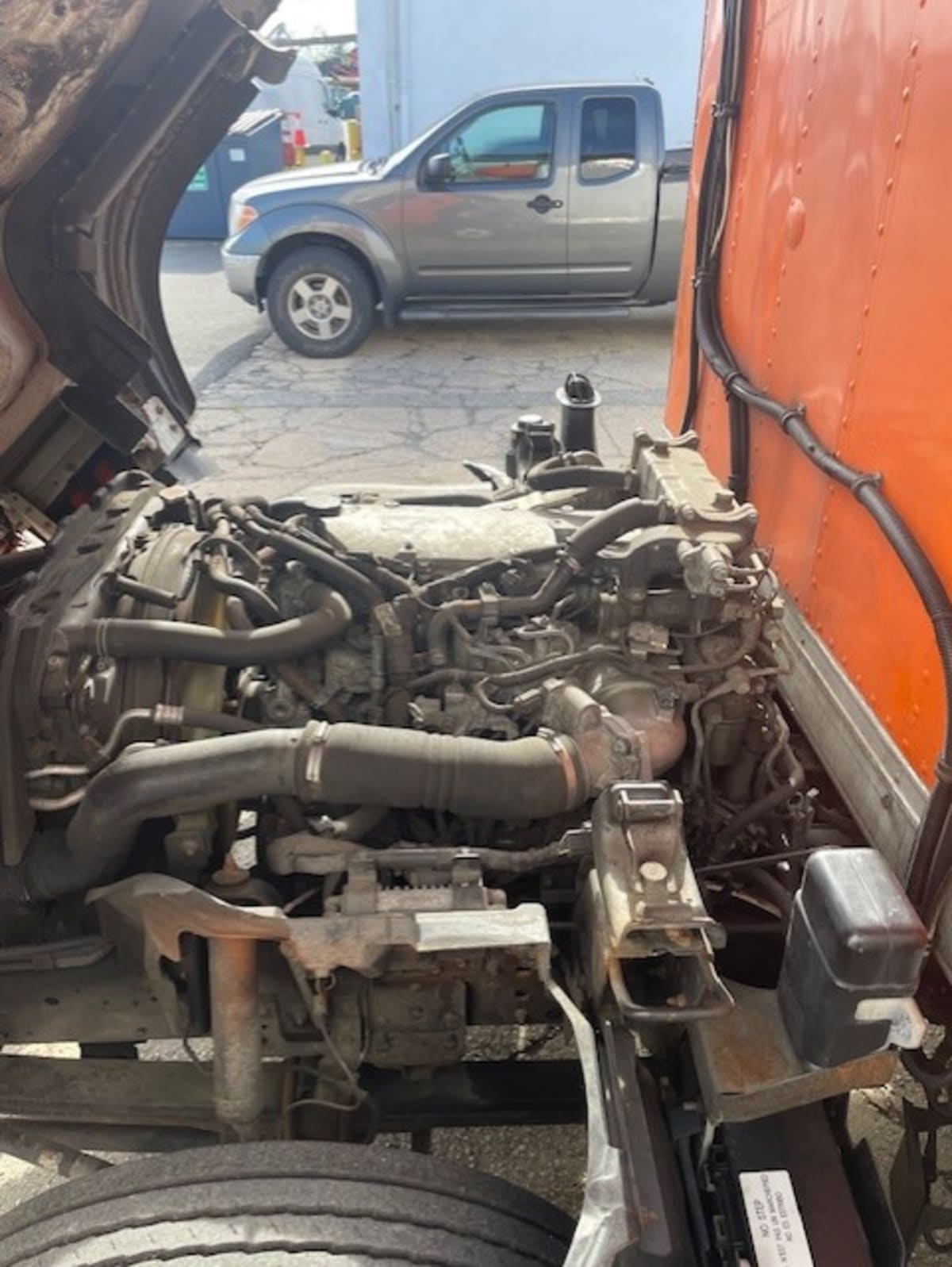 2019 Isuzu NQR in Farmingdale, NY — photo 10