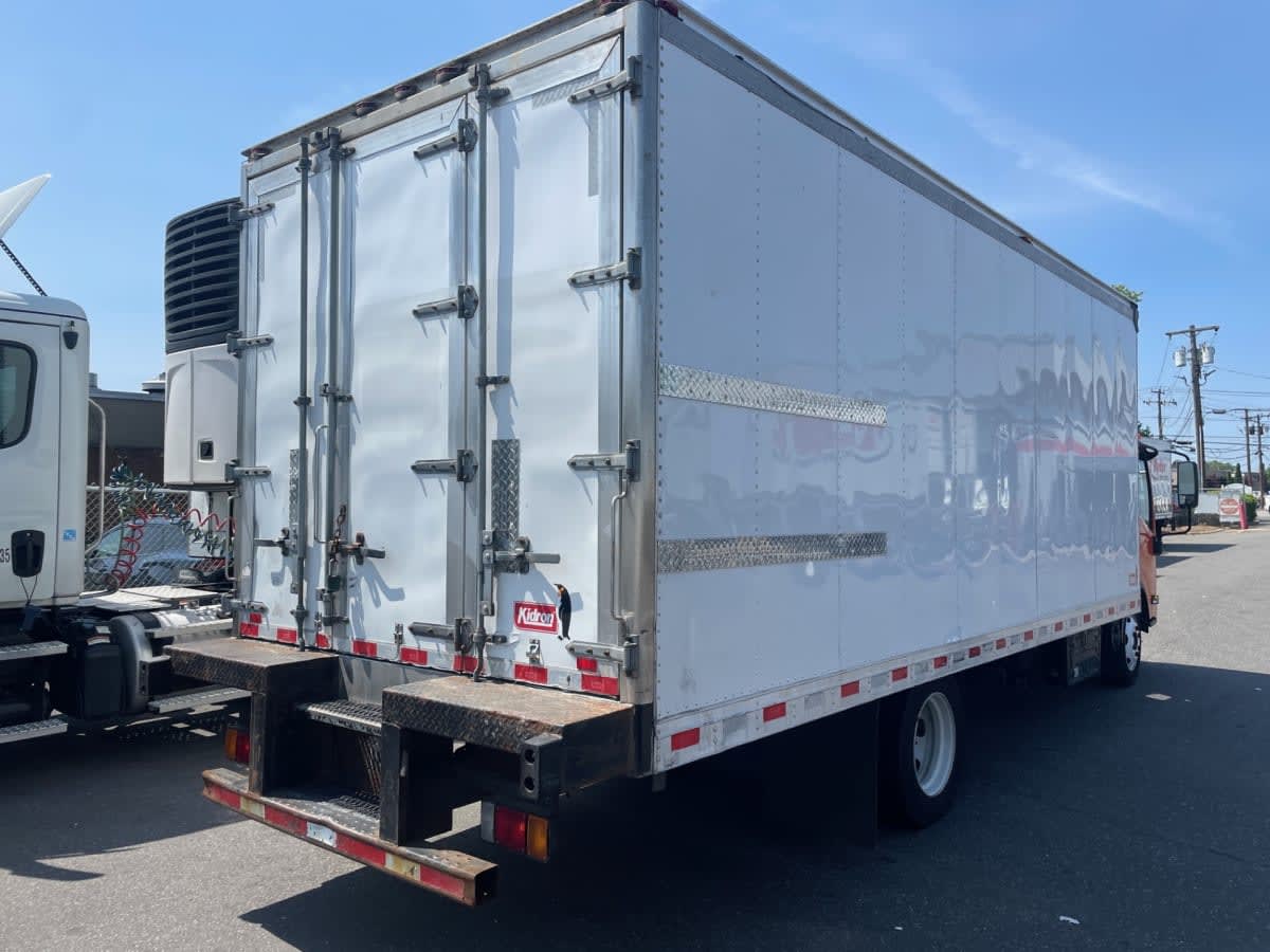 2019 Isuzu NQR in Farmingdale, NY — photo 4