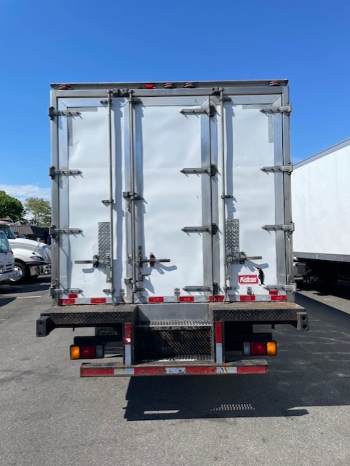 2019 Isuzu NQR in Farmingdale, NY — photo 5