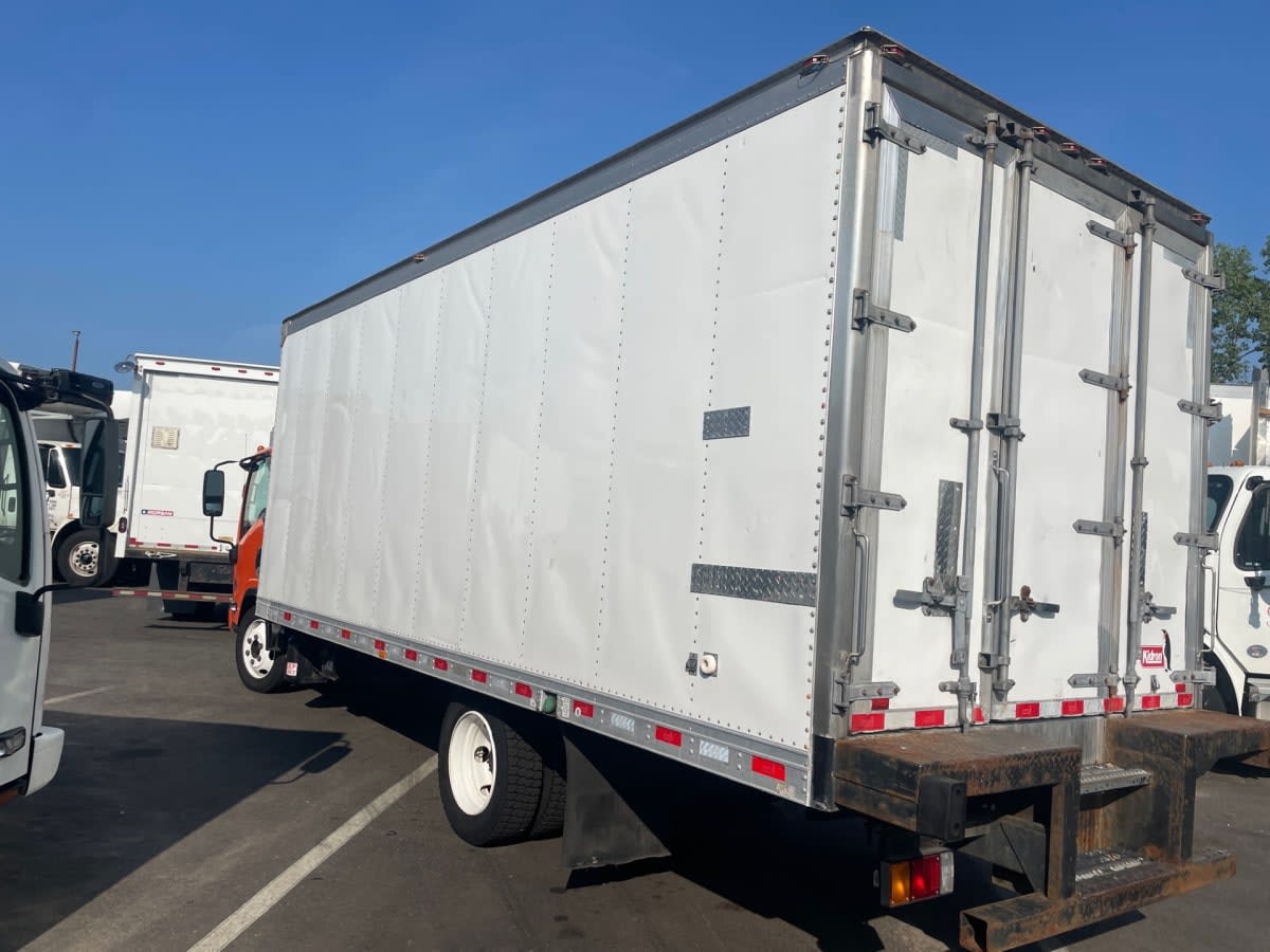 2019 Isuzu NQR in Farmingdale, NY — photo 6