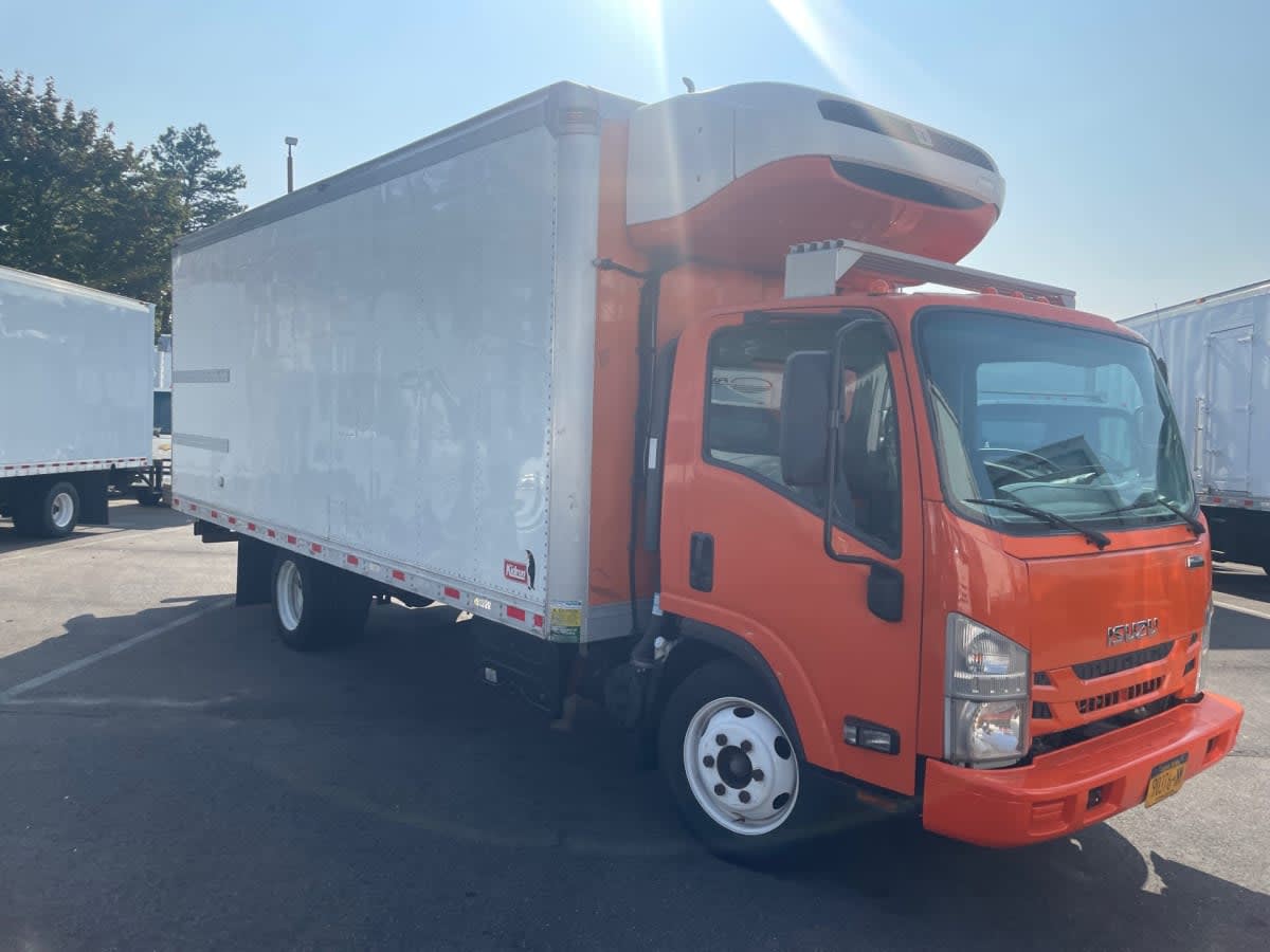 2019 Isuzu NQR in Farmingdale, NY — photo 3