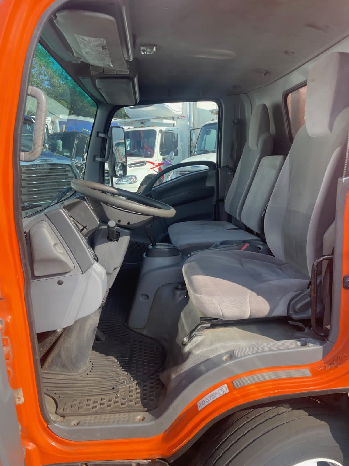2019 Isuzu NQR in Farmingdale, NY — photo 8