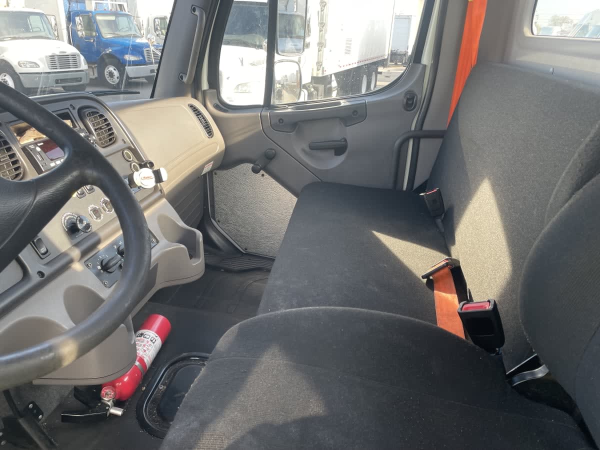 2020 Freightliner M2 106 in Beltsville, MD — photo 7