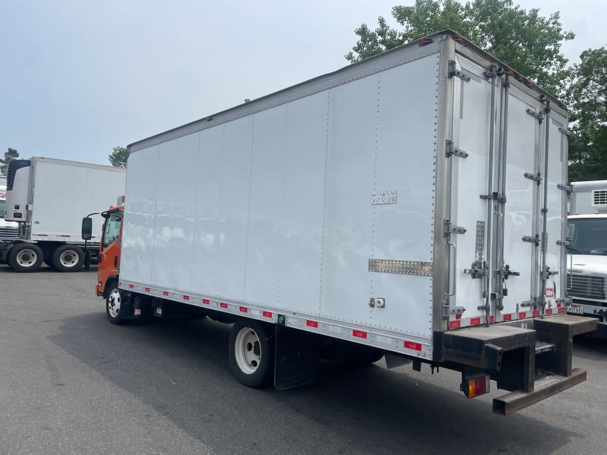 2019 Isuzu NQR in Farmingdale, NY — photo 6