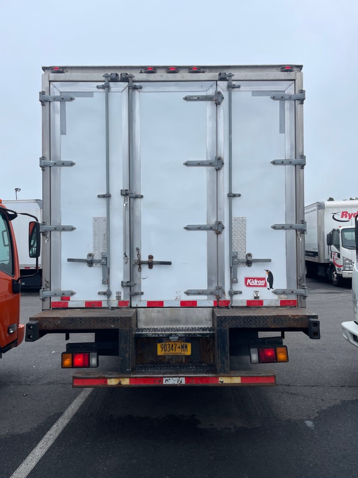 2019 Isuzu NQR in Farmingdale, NY — photo 5