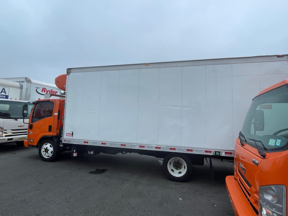 2019 Isuzu NQR in Farmingdale, NY — photo 6