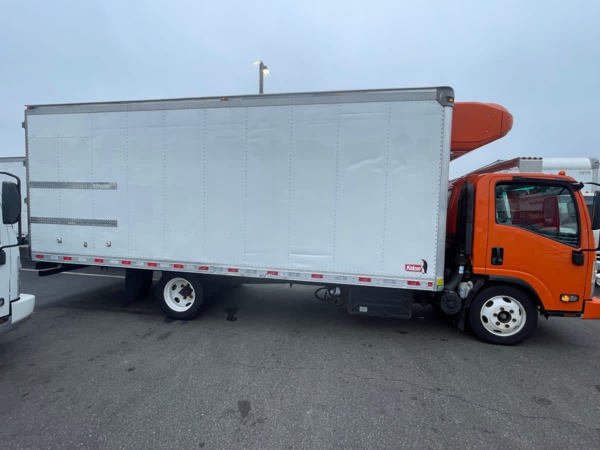 2019 Isuzu NQR in Farmingdale, NY — photo 4