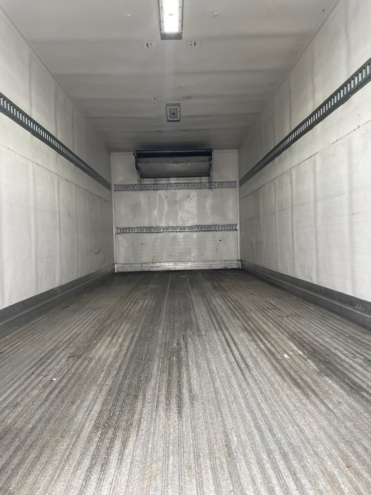 2019 Isuzu NQR in Farmingdale, NY — photo 9
