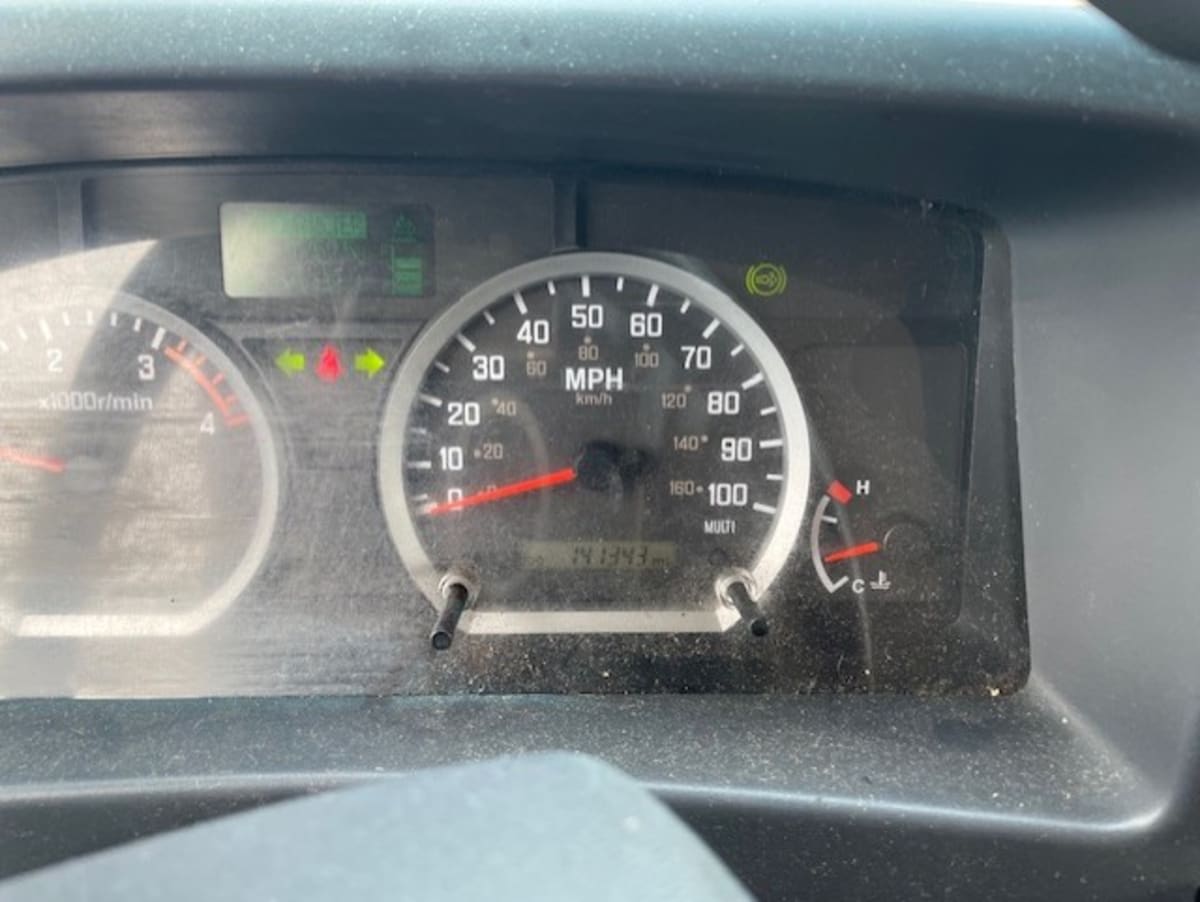 2019 Isuzu NQR in Farmingdale, NY — photo 13