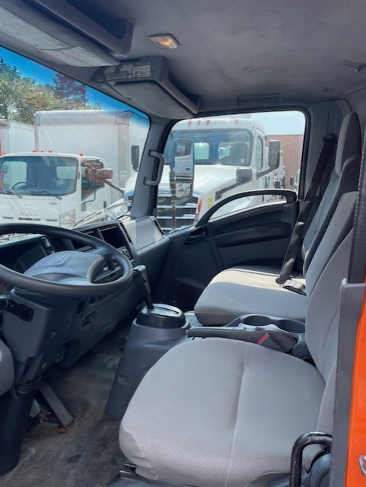 2019 Isuzu NQR in Farmingdale, NY — photo 9