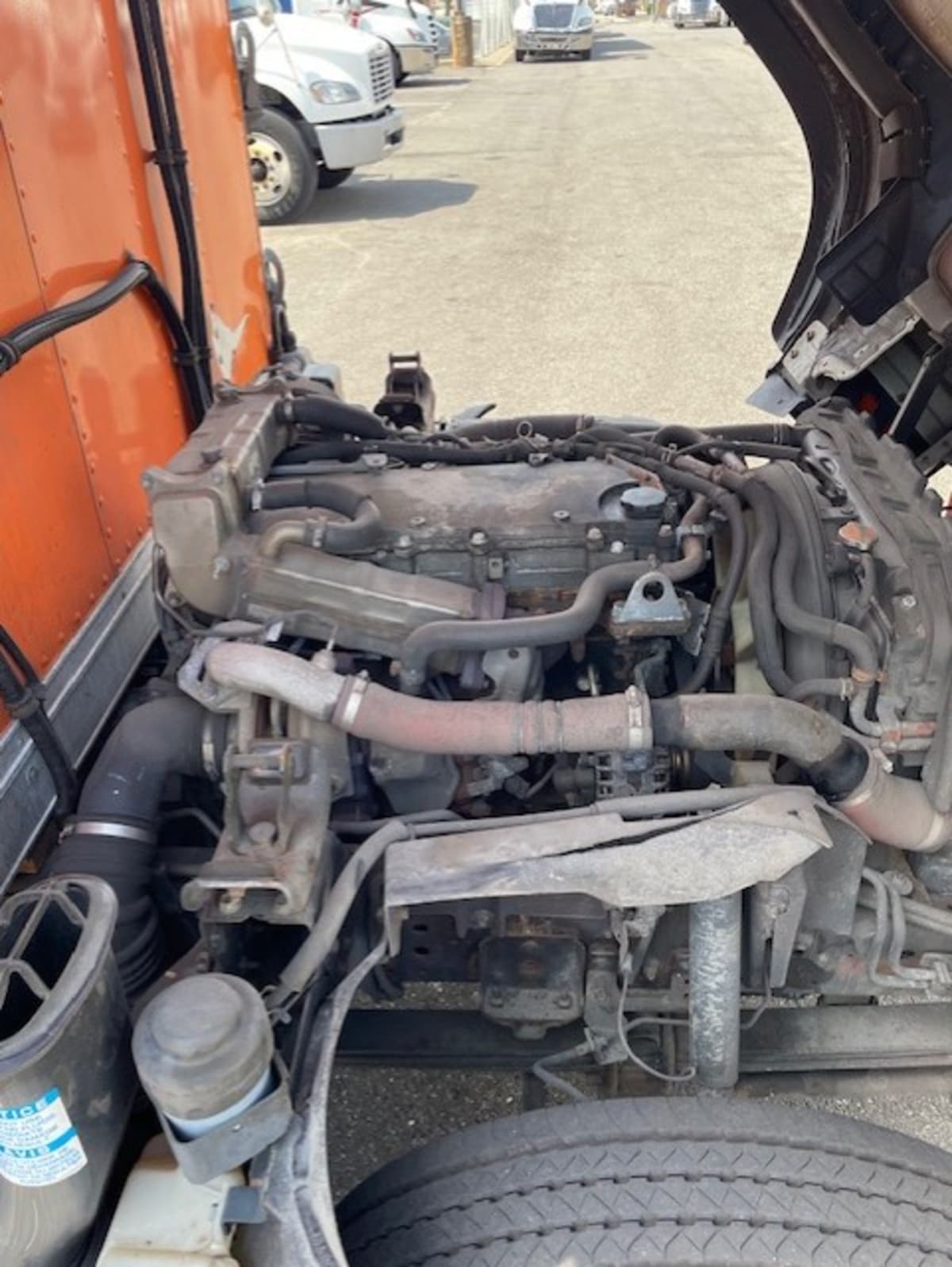 2019 Isuzu NQR in Farmingdale, NY — photo 14