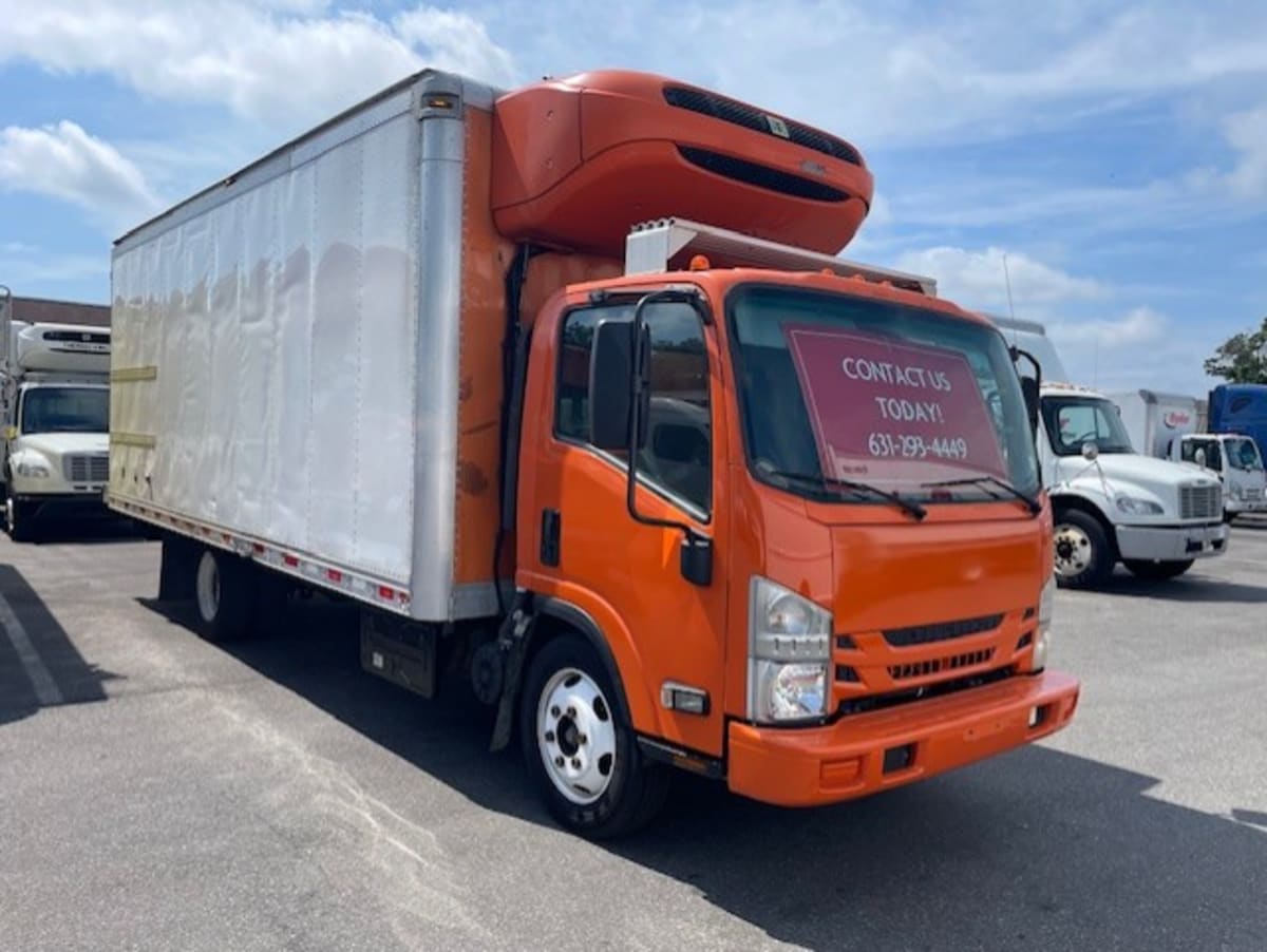 2019 Isuzu NQR in Farmingdale, NY — photo 3