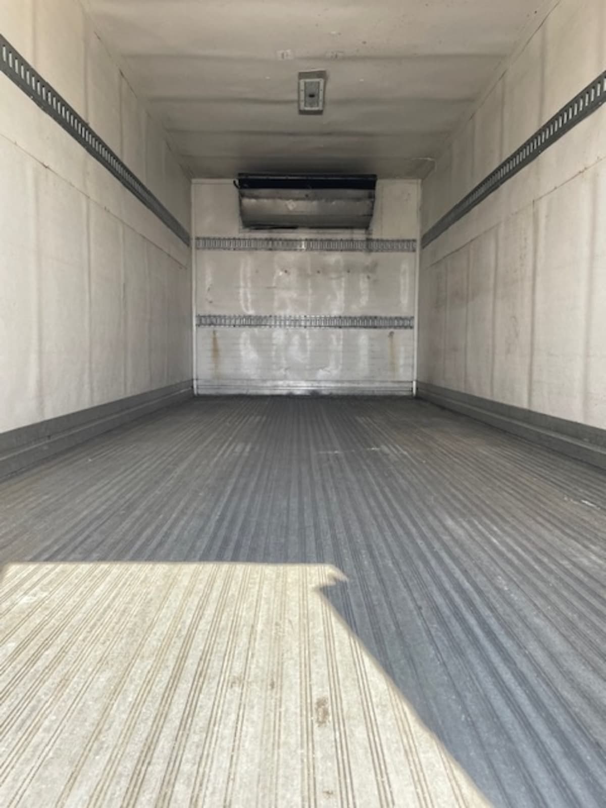 2019 Isuzu NQR in Farmingdale, NY — photo 9