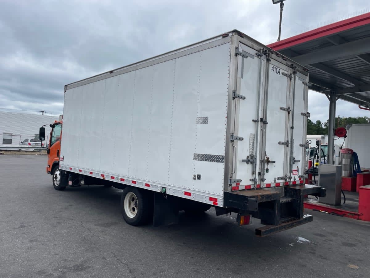 2019 Isuzu NQR in Farmingdale, NY — photo 6