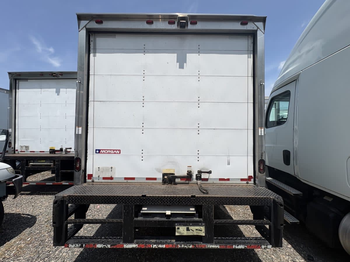2019 Isuzu NRR in Ashland, VA — photo 5