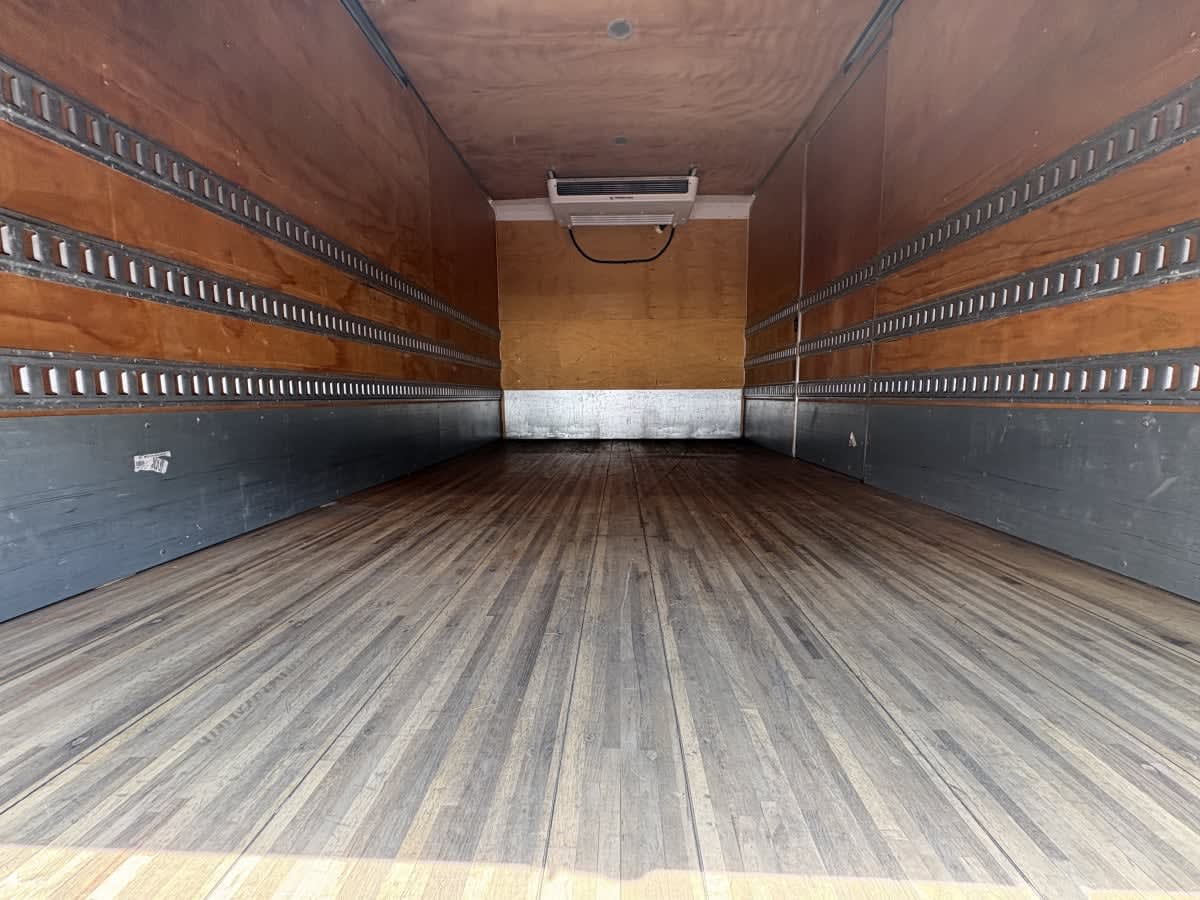 2019 Isuzu NRR in Ashland, VA — photo 9