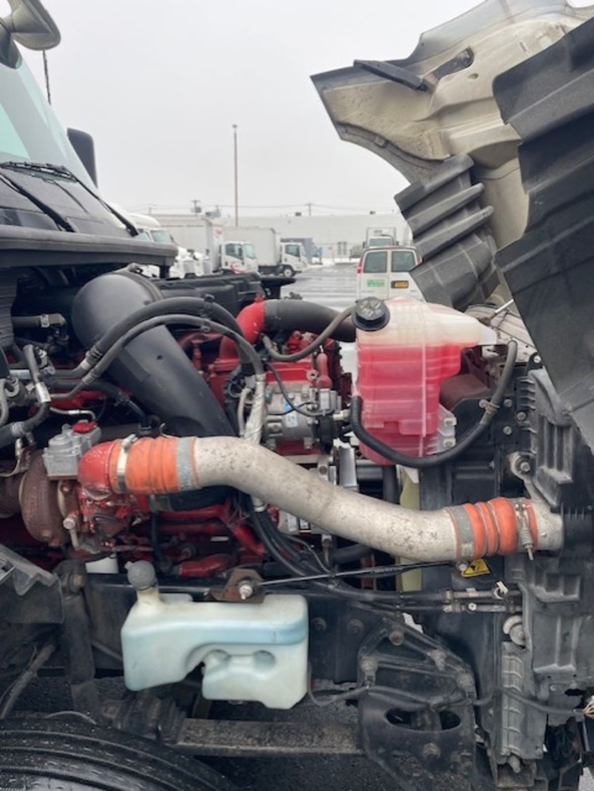 2019 International LT in Farmingdale, NY — photo 16