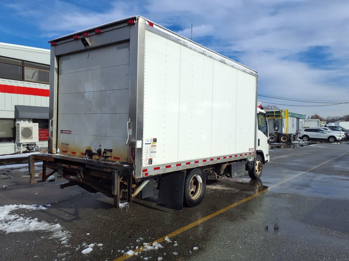 2019 Isuzu NQR in Salisbury, MA — photo 4