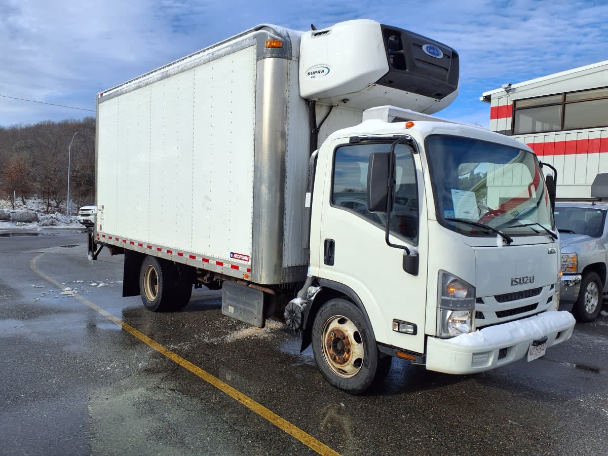 2019 Isuzu NQR in Salisbury, MA — photo 3