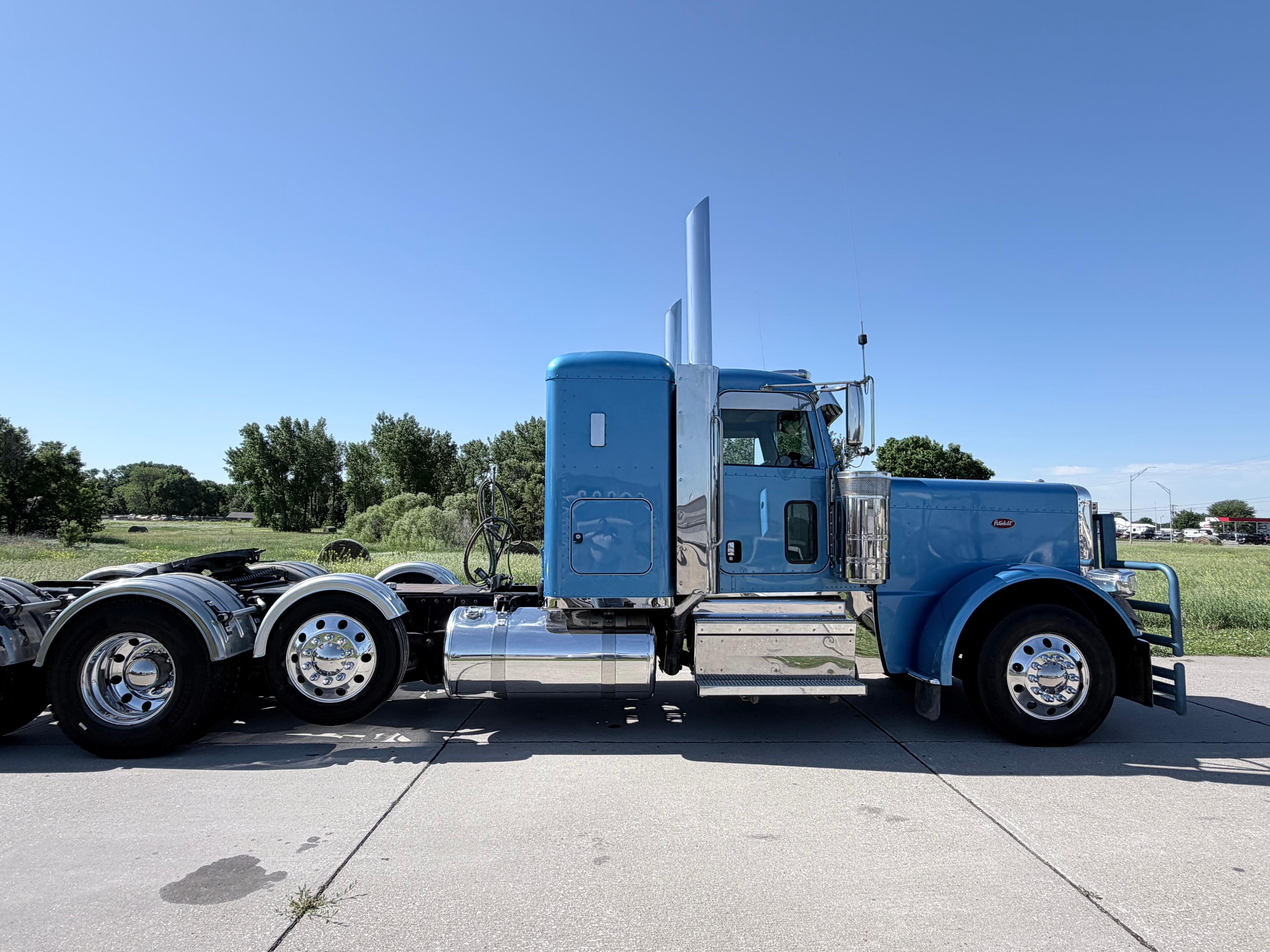 2023 Peterbilt 389 in NORFOLK, NE — photo 5