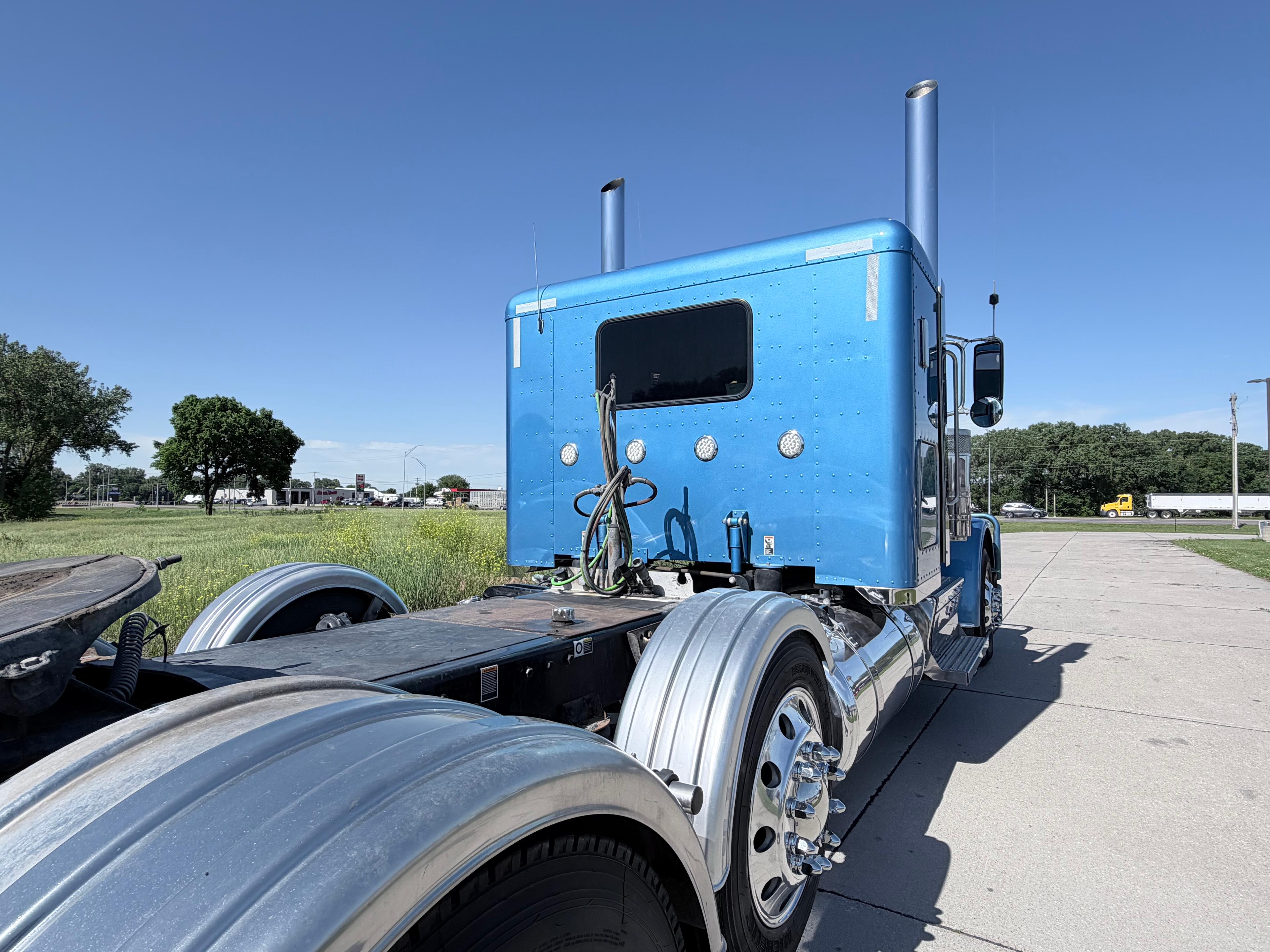 2023 Peterbilt 389 in NORFOLK, NE — photo 6