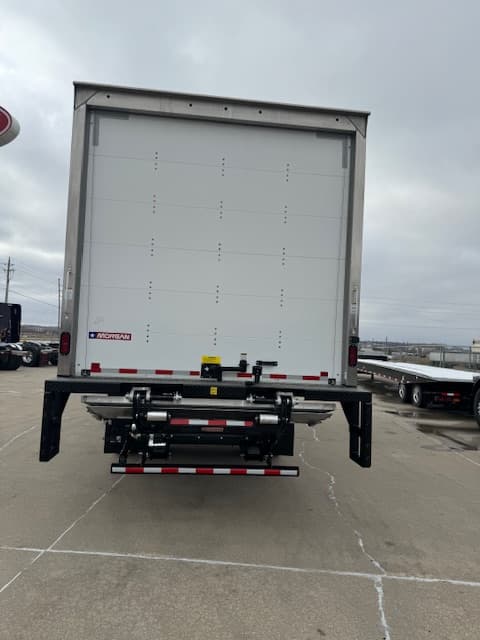 2024 Peterbilt 220EV in GRETNA, NE — photo 4