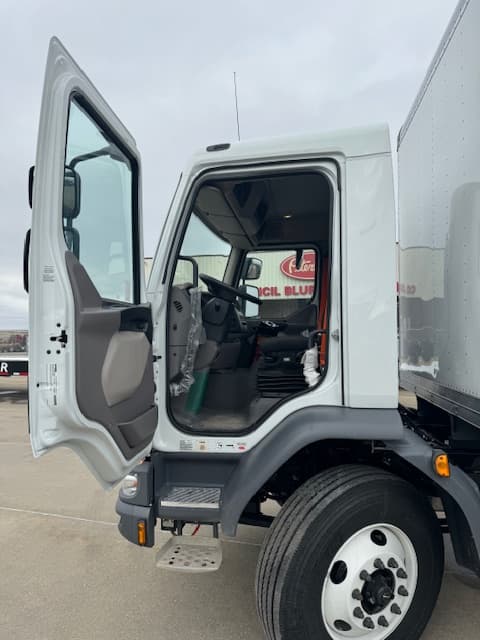 2024 Peterbilt 220EV in GRETNA, NE — photo 6