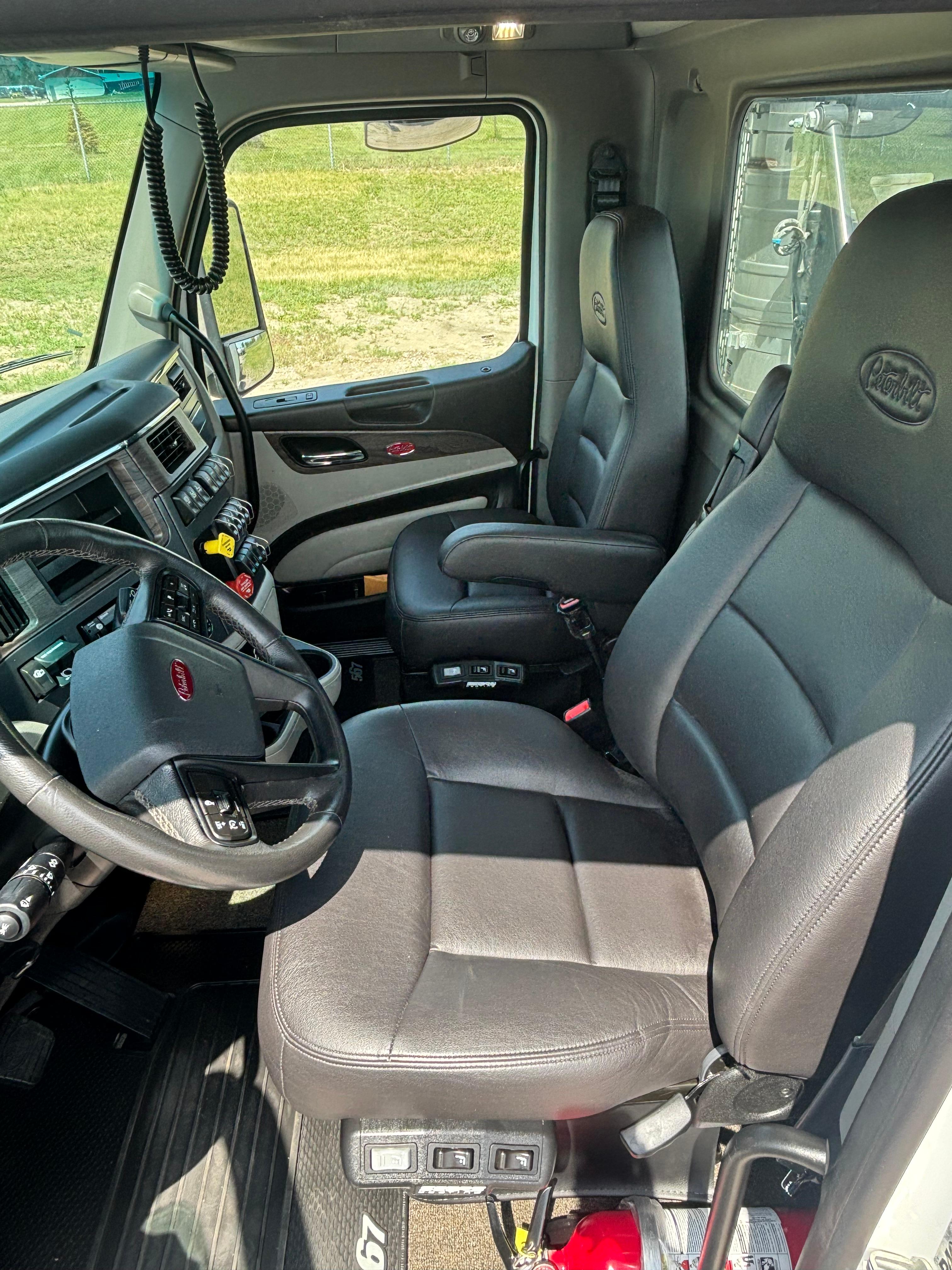 2025 Peterbilt 567 in COUNCIL BLUFFS, IA — photo 9
