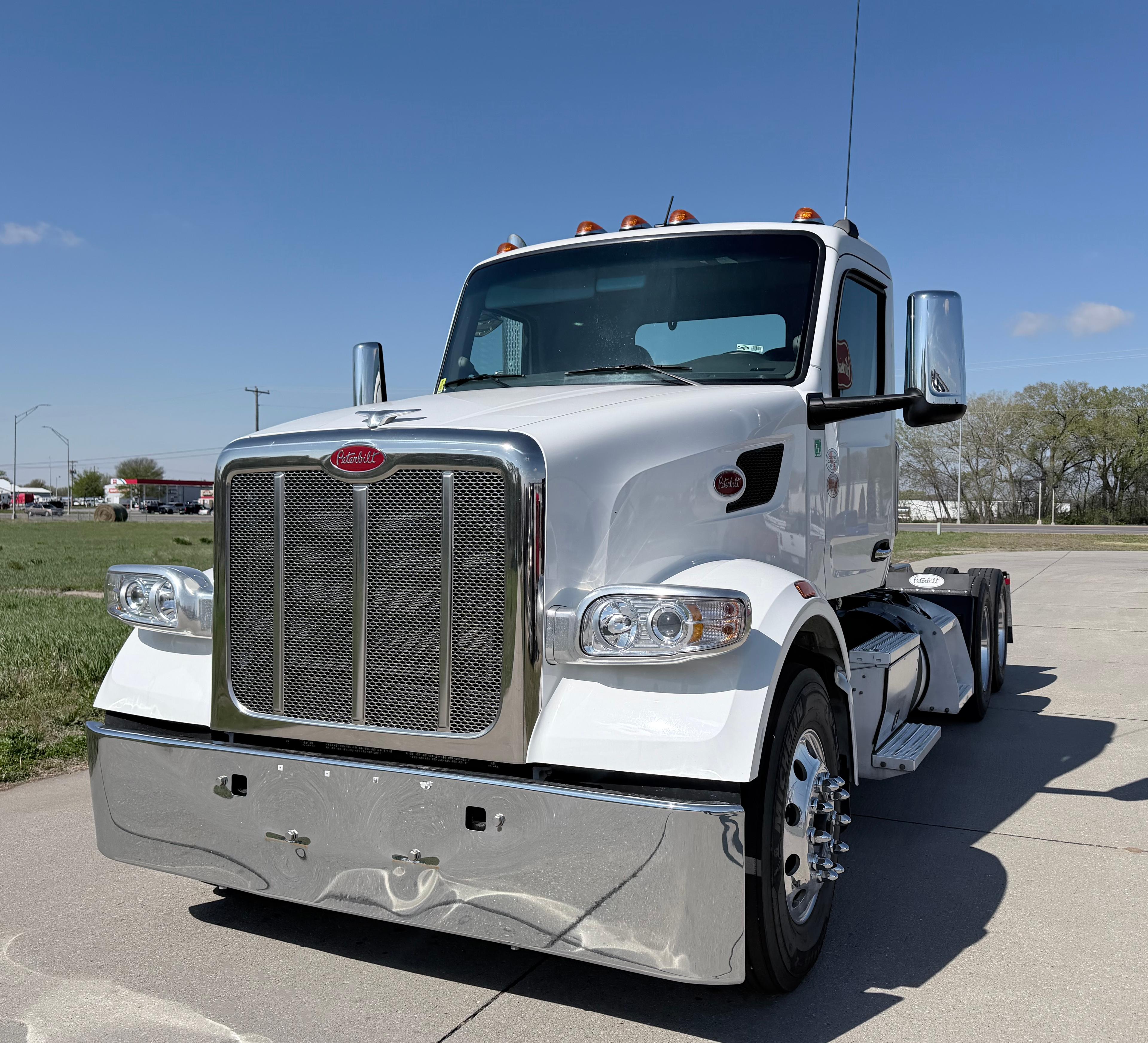2025 Peterbilt 567