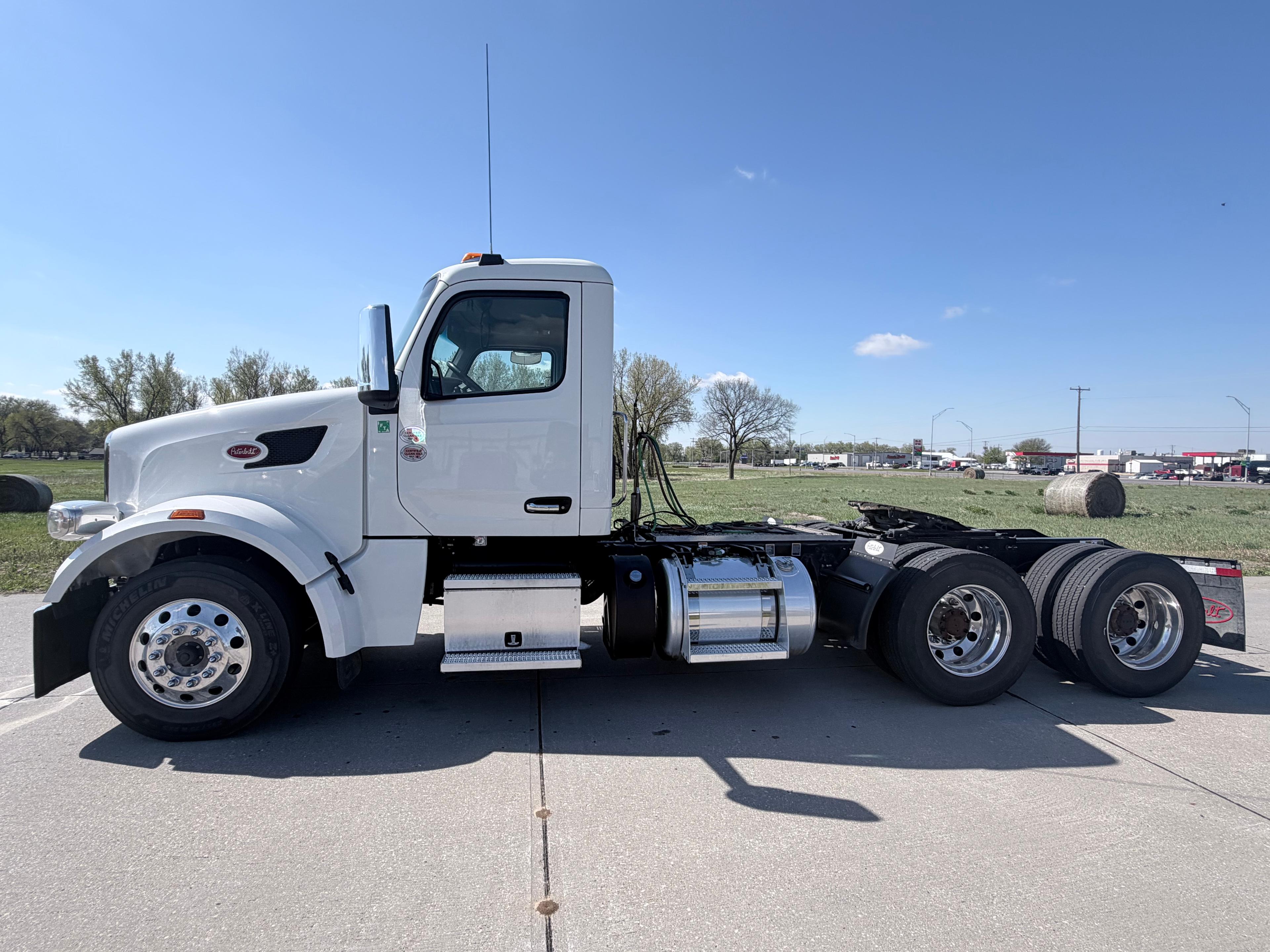 2025 Peterbilt 567 in City, NE — photo 2