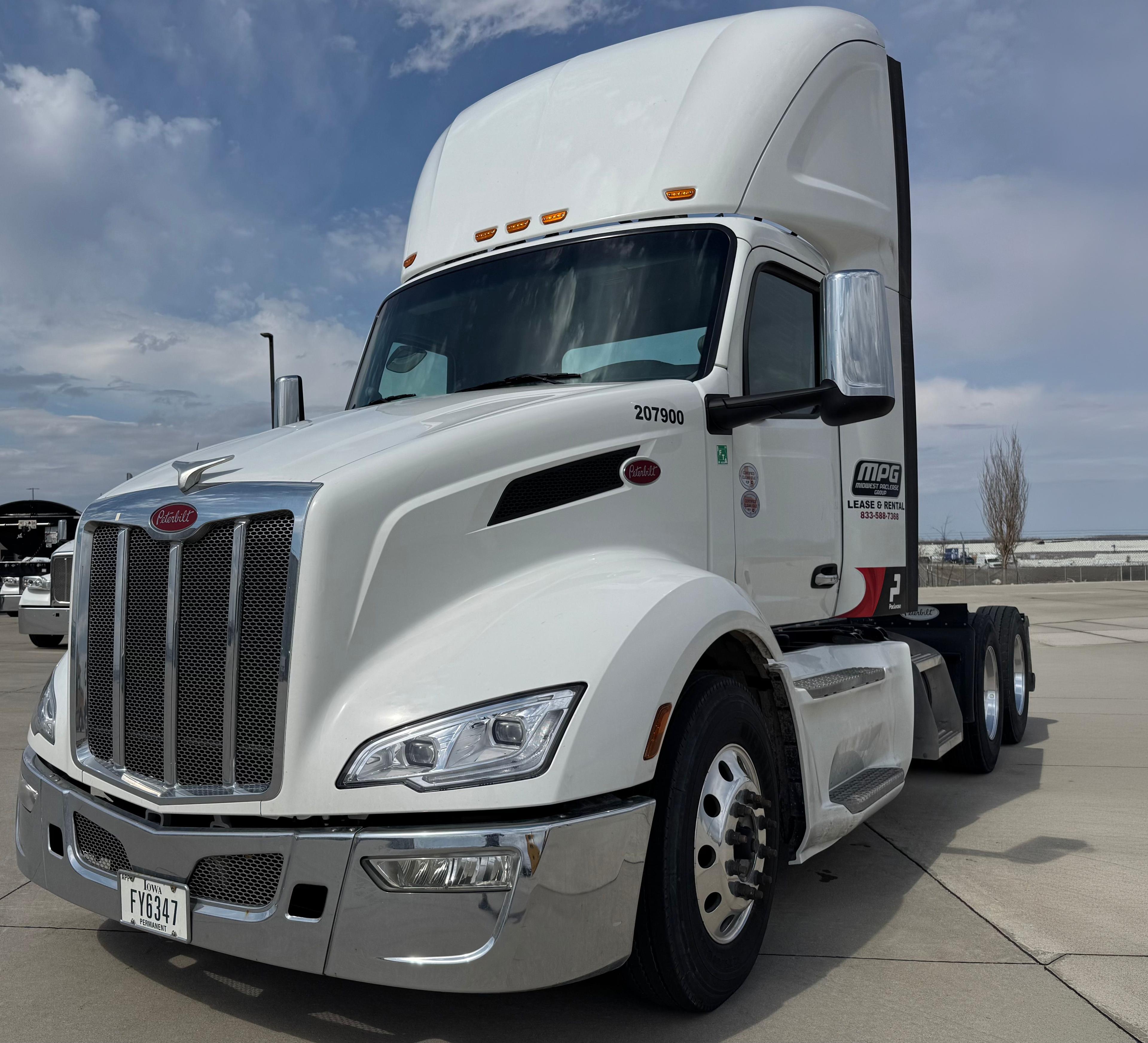 2025 Peterbilt 579